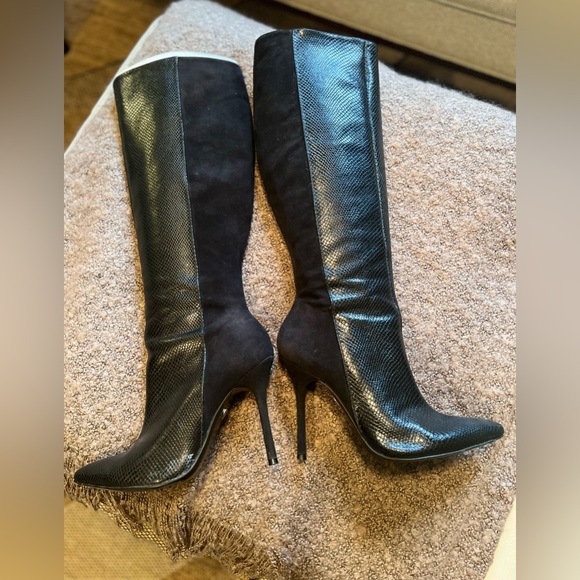 Alice & Olivia Black Croc Leather & Suede Boots - Picture 2 of 5